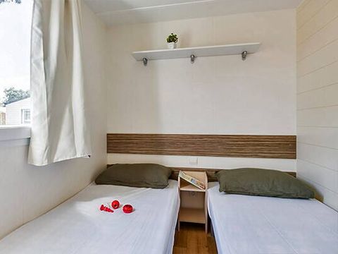 BUNGALOW 4 personnes - Mobil-home | Comfort | 2 Ch. | 4 Pers. | Terrasse simple | Clim.