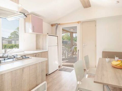 BUNGALOW 6 personnes - Mobil-home | Comfort | 2 Ch. | 4/6 Pers. | Terrasse surélevée | Clim.