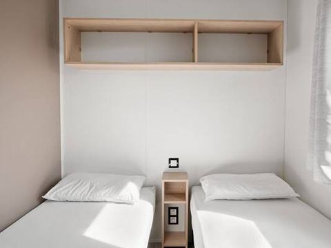 MOBILHOME 6 personnes - Premium | 3 Ch. | 6 Pers. | Terrasse surélevée | 2 SDB | Clim.