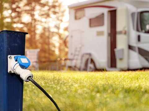 Emplacement - Emplacement | Essential | Tente | Véhicule -7m | <100m² | Electricité | Pas d'eau