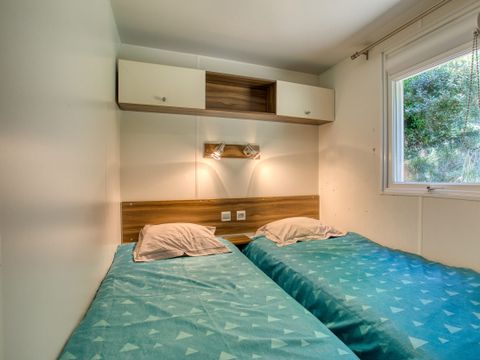 Mobilhome 8 personnes - 3 chambres - 6 couchages - 2 salles de bain - 40 m²