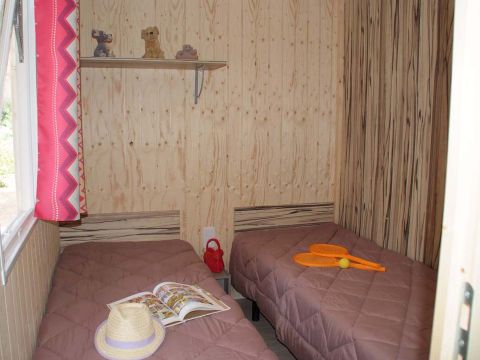 BUNGALOW 8 personnes - A thème - TV - CLIM - WIFI