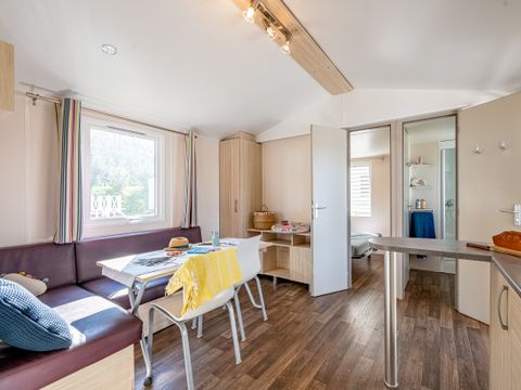 MOBILHOME 6 personnes - 2 chambres (29 m²) n°0 à 2 en bord de Rivière et climatisé, samedi au samedi