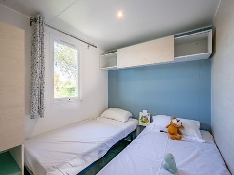 Mobilhome 6 personnes - 3 chambres en bord de Rivière, climatisé Dimanche/Dimanche (33 m²) n°3 à 5