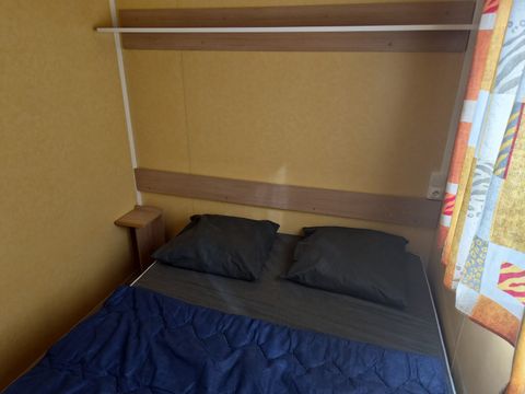 MOBILHOME 4 personnes - Mobil-home Eco Nature – 2 chambres – sanitaires communs