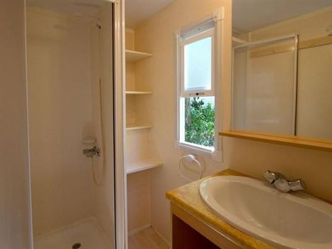 MOBILHOME 6 personnes - Mobil home Confort - 2 chambres - (27m²) 4/6 pers