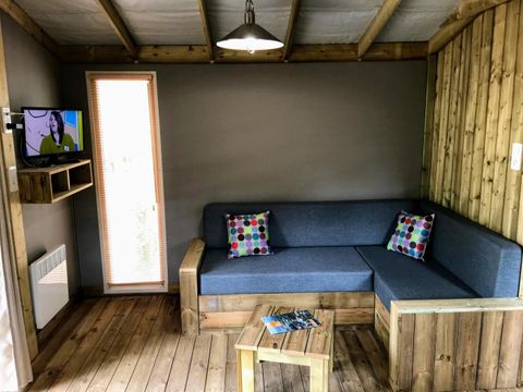 LODGE 4 personnes - Sweetflower 2ch -SPA-TV-plancha-terrasse couverte- 32m² | PREMIUM