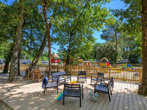 Chalet 7 personnes - Cottage Family - 3 chambres - PREMIUM - 32m²-Roselune-Clim-TV-lave-vaiss.-plancha-terrasse - XXL couverte