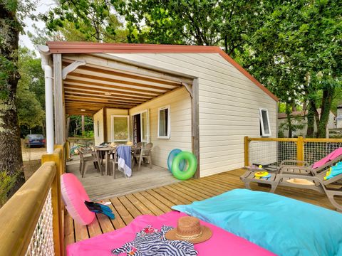 Chalet 7 personnes - Cottage Family - 3 chambres - PREMIUM - 32m²-Roselune-Clim-TV-lave-vaiss.-plancha-terrasse - XXL couverte