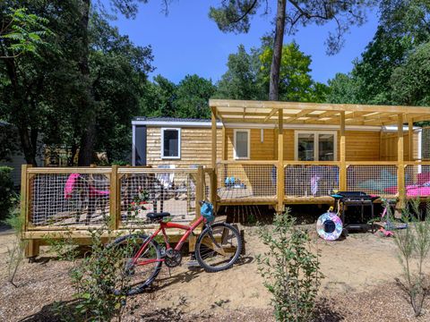 Mobilhome 8 personnes - Family - 4 chambres - PREMIUM - 38m²-Roselune-Clim-TV-lave-vaiss.-plancha-terrasse - XXL couverte