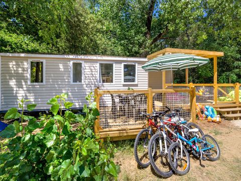 Mobilhome 6 personnes - Family - 3 chambres - PREMIUM -30m²-Roselune-Clim-TV-lave-vaiss.-plancha-terrasse - XXL couverte