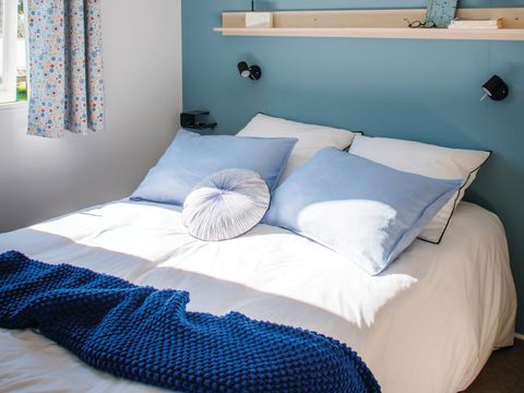 Mobilhome 5 personnes - Family - 2 chambres - PREMIUM -28m²-Roselune-Clim-TV-lave-vaiss.-plancha-terrasse - XXL couverte