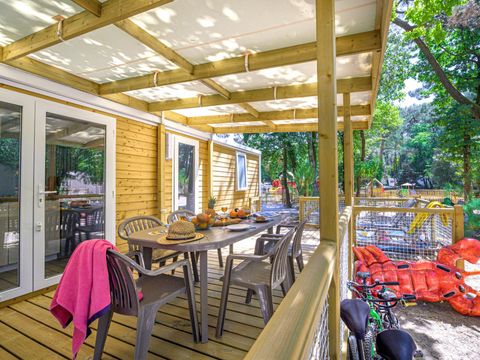 MOBILHOME 5 personnes - Family 2ch-CLIM-terrasse XXL couverte-TV-LV-plancha-28m² | PREMIUM