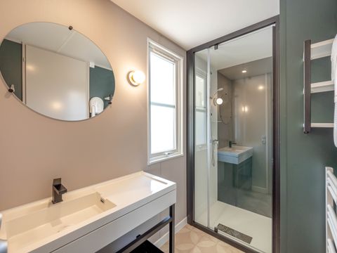 Mobilhome 4 personnes - Garden - 2 chambres-CLIM-baignoire-TV-lave-vaisselle-plancha-terrasse - Couverte-31m² - PREMIUM