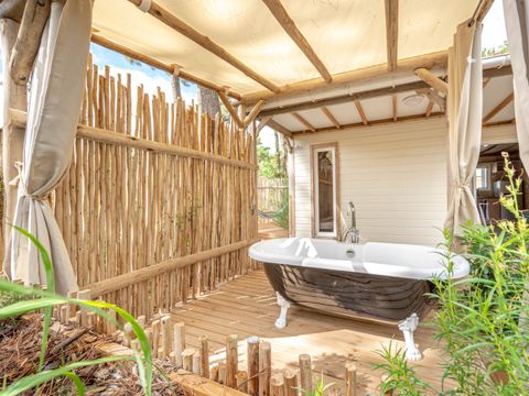 Chalet 7 personnes - Cottage Garden - 3 chambres - PREMIUM - 32m²-Baignoire-Clim-TV-lave-vaisselle -plancha-terrasse couverte