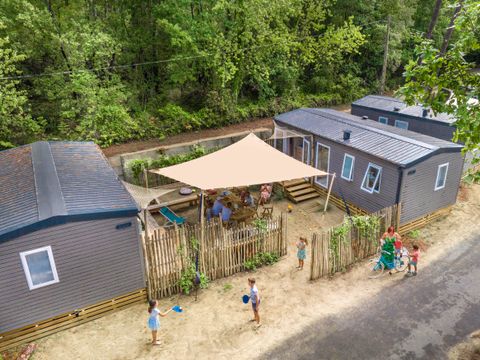 Mobilhome 10 personnes - Tribu - 5 chambres - -CLIM-2 salles de bain-TV-lave-vaisselle-Plancha-terrasse couverte-56m² - PREMIUM