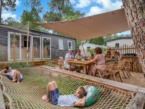 Mobilhome 10 personnes - Tribu - 5 chambres - -CLIM-2 salles de bain-TV-lave-vaisselle-Plancha-terrasse couverte-56m² - PREMIUM