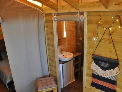 Lodge 5 personnes - Cosyflower - 2 chambres - -TV-plancha-terrasse couverte-28m² - CONFORT