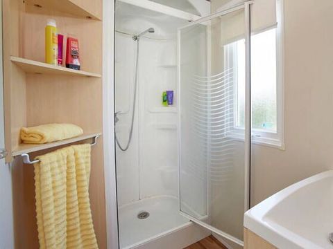 Mobilhome 6 personnes - Mobil-home | Classic | 3 Ch. | 4/6 Pers. | Terrasse simple | 1 SDB | Clim.