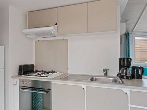 MOBILHOME 6 personnes - Premium | 3 Ch. | 6 Pers. | Terrasse surélevée | 1 SDB | Clim. | TV