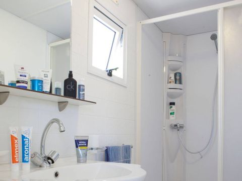 MOBILHOME 6 personnes - Classique | 2 Chambres | 4/6 Couchages | Terrasse semi-couverte | 1 Salle de bain | Climatisation