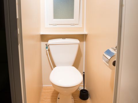 MOBILHOME 6 personnes - 001 (3 chambres, 1 salle d'eau) - Clim, TV, Lave-vaisselle - Terrasse couverte