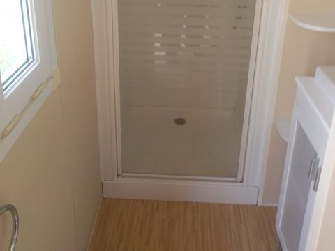 MOBILHOME 6 personnes - 003 (3 chambres, 1 salle d'eau) - TV - Terrasse couverte