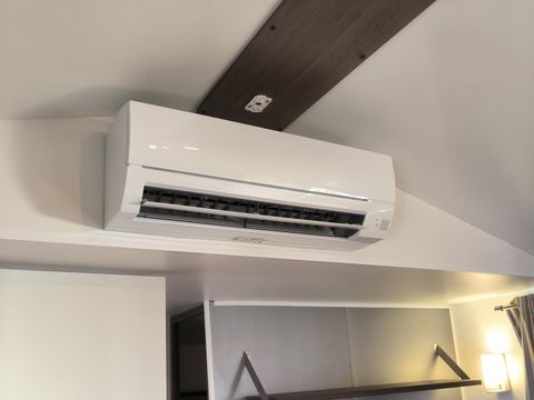 MOBILHOME 6 personnes - 006 (3 chambres, 1 salle d'eau) - Clim, TV - Terrasse semi-couverte