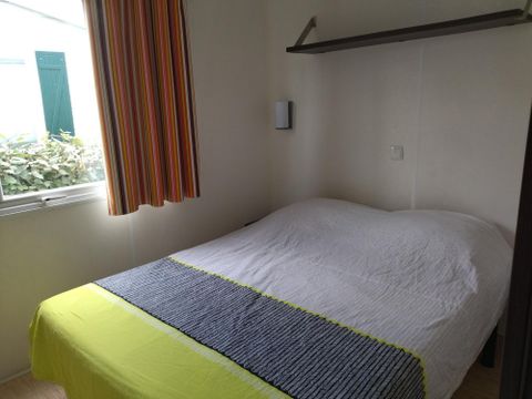 MOBILHOME 6 personnes - 006 (3 chambres, 1 salle d'eau) - Clim, TV - Terrasse semi-couverte