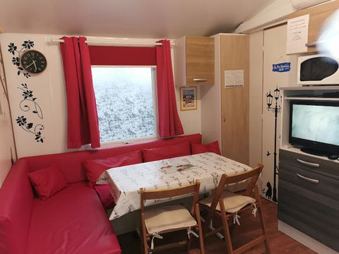 MOBILHOME 4 personnes - 008 (2 chambres, 1 salle d'eau) - Clim, TV, Lave-vaisselle, Lave-linge - Terrasse
