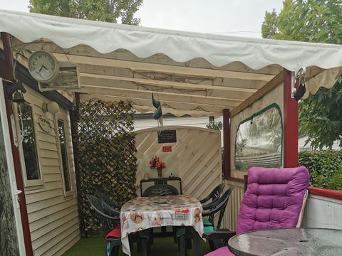 MOBILHOME 4 personnes - 008 (2 chambres, 1 salle d'eau) - Clim, TV, Lave-vaisselle, Lave-linge - Terrasse