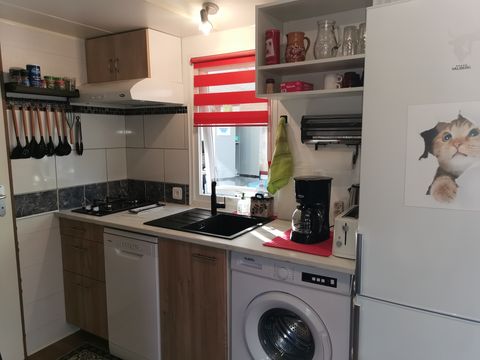 MOBILHOME 4 personnes - 008 (2 chambres, 1 salle d'eau) - Clim, TV, Lave-vaisselle, Lave-linge - Terrasse