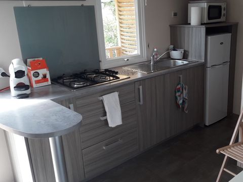 MOBILHOME 5 personnes - 013 (2 chambres, 1 salle d'eau) - Clim, TV - Terrasse semi-couverte