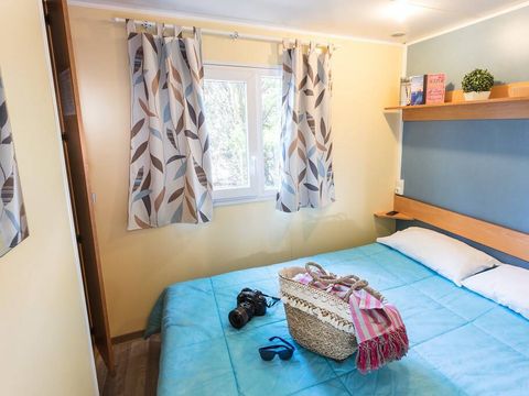 Mobilhome 6 personnes - Classic | 2 Ch. | 4/6 Pers. | Terrasse surélevée | 1 SDB | Clim.