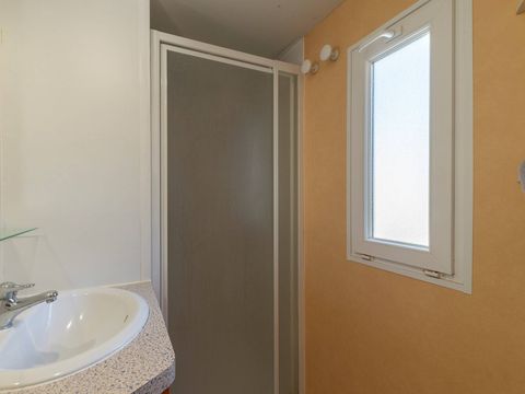 Mobilhome 6 personnes - Classic | 3 Ch. | 6 Pers. | Terrasse surélevée | 1 SDB