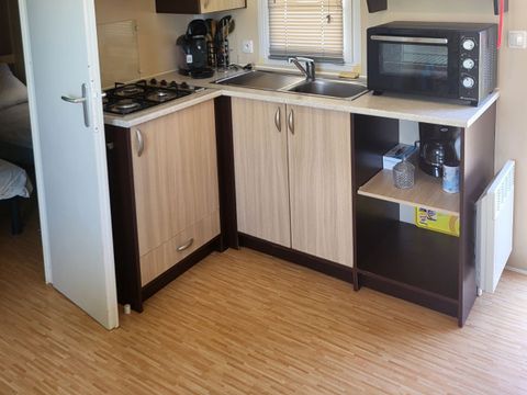 MOBILHOME 6 personnes - 3 chambres - 1 salle d'eau - (Clim, TV) - Terrasse semi-couverte
