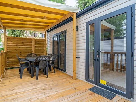 Mobilhome 6 personnes - Mobil-home | Comfort | 3 Ch. | 6 Pers. | Terrasse surélevée | 1 SDB | Clim.