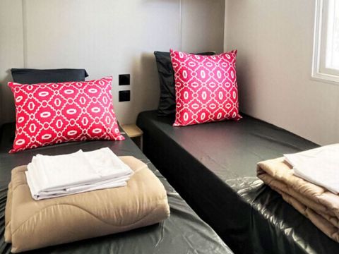 MOBILHOME 6 personnes - Bali (situé au bord du lagon)