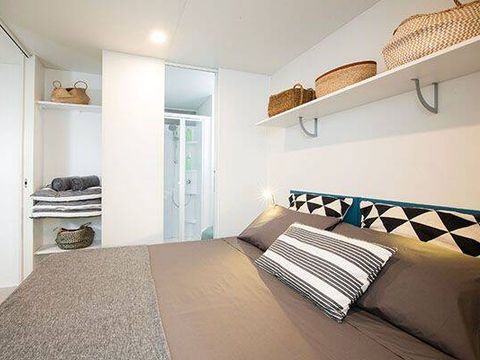 MOBILHOME 4 personnes - Comfort | 2 Ch. | 4 Pers. | Terrasse surélevée | Clim