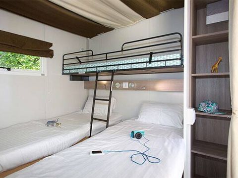 Tente en toile et en bois 5 personnes - Tente Lodge | 2 Ch. | 4/5 Pers. | Clim.