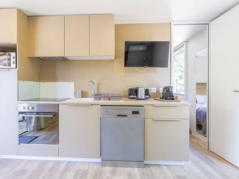 Mobilhome 6 personnes - Mobil-home | Ultimate | 3 Ch. | 6 Pers. | Terrasse surélevée | 2 SDB | Clim. | TV