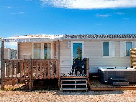 Mobilhome 8 personnes - Ultimate | 3 Ch. | 6/8 Pers. | Terrasse surélevée | Clim. | TV