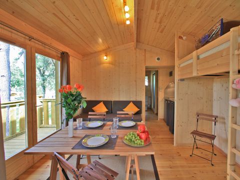 HÉBERGEMENT INSOLITE 4 personnes - Cabane "dans les arbres"