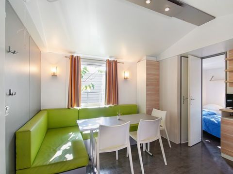 MOBILHOME 6 personnes - 3 chambres (arrivée en dimanche)