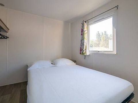 MOBILHOME 4 personnes - Confort | 2 Chambres | 4 Couchages | Terrasse couverte | 1 Salle de bain | Climatisation