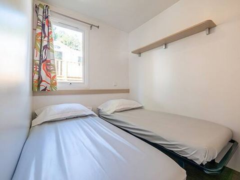 MOBILHOME 4 personnes - Confort | 2 Chambres | 4 Couchages | Terrasse semi-couverte | 1 Salle de bain MOBILHOME 4 personnes - Confort | 2 Chambres | 4 Couchages | Terrasse semi-couverte | 1 Salle de bain
