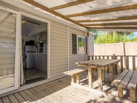 Mobilhome 4 personnes - Confort | 2 Chambres | 4 Couchages | Terrasse couverte | 1 Salle de bain | Climatisation