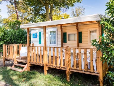 MOBILHOME 4 personnes - Classique | 2 Chambres | 4 Couchages | Terrasse semi couverte | 1 Salle de bain | Climatisation