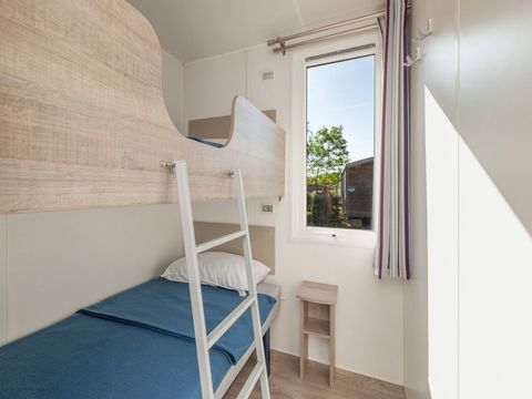 MOBILHOME 6 personnes - Confort | 3 Chambres | 6 Couchages | Petite terrasse | 1 Salle de bain | Climatisation