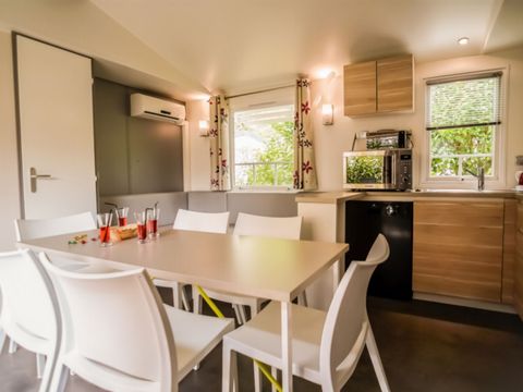 MOBILHOME 7 personnes - Confort plus - (arrivée samedi)